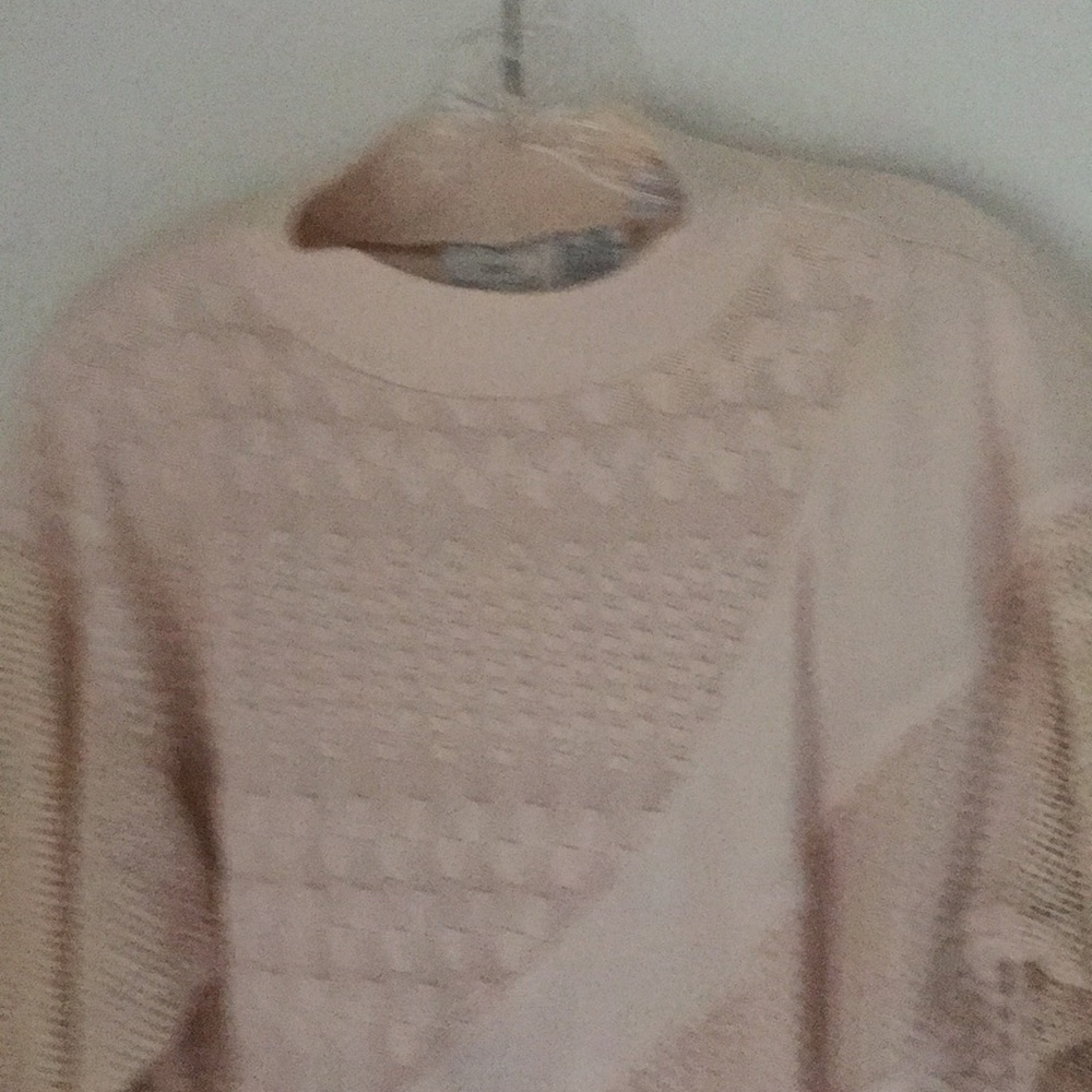 Top - Picture 2 of 2
